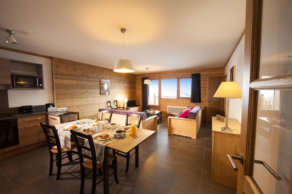 סן-מרטין-דה-בלוויל Cgh Residences & Spas Les Chalets Du Soleil Contemporain חדר תמונה